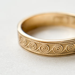 Spiral with Border Ring | 10ct Gold | Size N | 2.6g