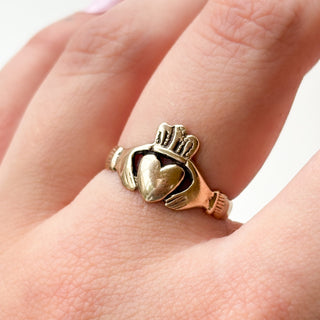 Claddagh Large | 9ct Gold | Size Q | 1.67g