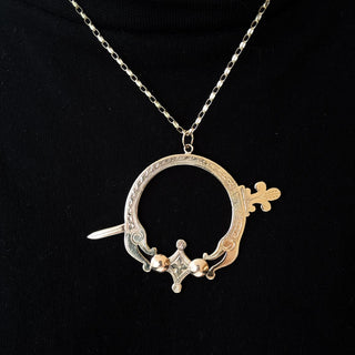 Celtic Brooch Necklace | 9ct Gold | 7cm x 5.5cm | 10.55g (13.78g with Heavy 18in Chain)