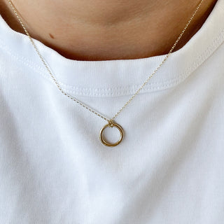 Circle Charm Necklace | 9ct Gold | 2.3g | 18" Fine Link Chain
