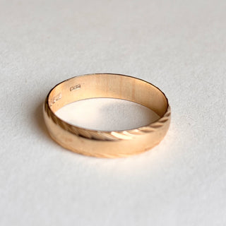 Etched Band | 9ct Gold | Size T | 2g