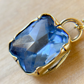 Blue stone Pendant Necklace | 9ct Gold | 2.3g