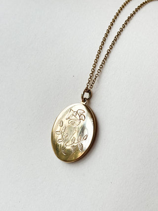 Rose Locket | 9ct Gold | 32mm × 19mm | 5.77g