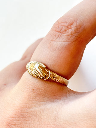 Fede Ring with Textured Shoulders | 9ct Gold | 2.13g | Size N