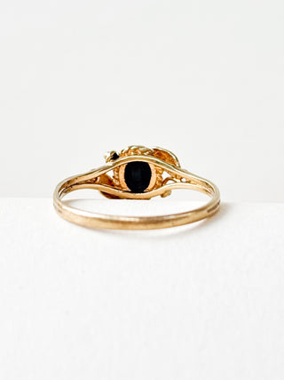 Sapphire Solitaire Ring with Decorative Shoulders | 9ct Gold | Size N | 1.28g