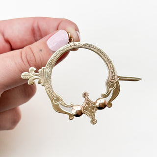 Celtic Brooch Necklace | 9ct Gold | 7cm x 5.5cm | 10.55g (13.78g with Heavy 18in Chain)