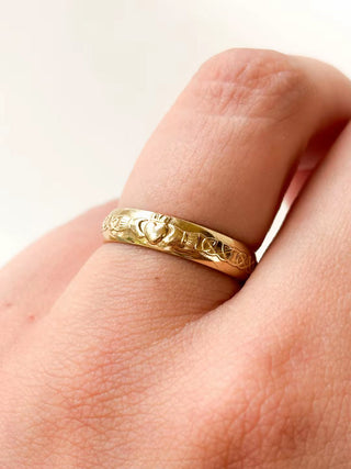 Claddagh Celtic Design Band Ring | 9ct Gold | Size O | 2.96g