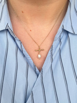 T-Bar Pendant with Pearl | 9ct Gold | 18-Inch Fine Cable Link Chain | 1.12g
