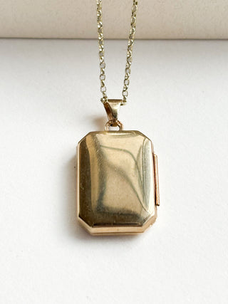Rectangle Locket Pendant | 9ct Gold | 18-Inch Fine Cable Link Chain | 1.87g