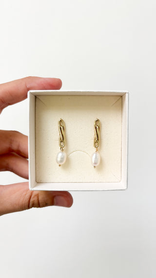 Twisted Bar Pearl Drop Earrings | 9ct Gold | 4.35g | 3cm