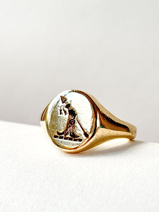Engraved Oval Signet Ring | 9ct Gold | 9.55g | Size T