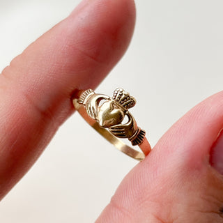 Claddagh Small | 9ct Gold | 0.72g | Size G½