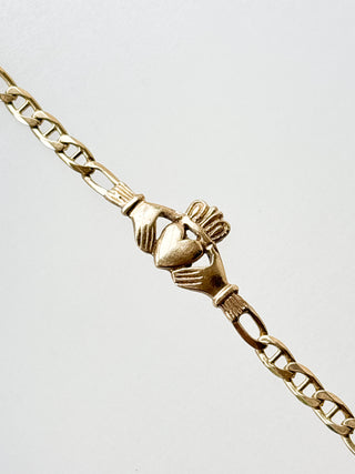 Claddagh Flat Curb Bracelet | 9ct Gold | 7.59-Inch | 5.44g