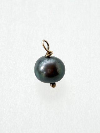 Black Pearl Pendant | 9ct Gold | 0.83g