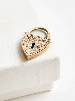 Decorative Engraved Heart Lock | 9ct Gold | 2.44g