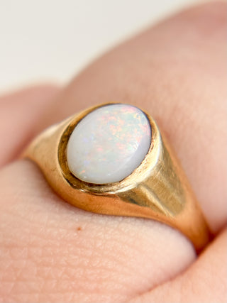 Solitaire Opal | 9ct Gold | Size M½ | 1.42g