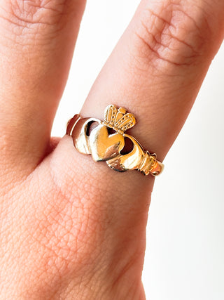 Large Claddagh Ring | 9ct Gold | Size V | 2.83g