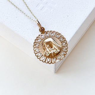 Miraculous Mary Frilly | 9ct Gold | 2.28g | 18inch fine cable link chain