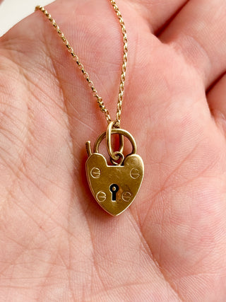 Heart Padlock Pendant | 9ct Gold | 18-Inch Fine Cable Link Chain | 1.48g