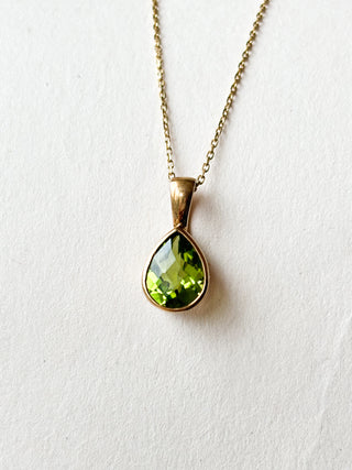 Pear-Shaped Green Stone Pendant | 9ct Gold | 0.94g | 16mm