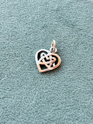Geometric Trinity Knot Pendant | Sterling Silver | 1.37g