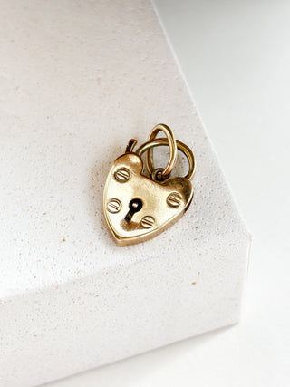 Heart Padlock Pendant | 9ct Gold | 18-Inch Fine Cable Link Chain | 1.48g