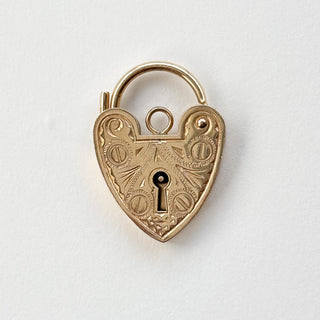 Large engraved Large Lock (2 × 3cm, 3.25g) | 9ct Gold | 18" Fine Cable Link Chain