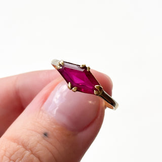 Triangle Ruby Ring | 9ct Gold | Synthetic Ruby | 1.7g | Size R