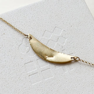 Engraved Claddagh Crescent Pendant | 9ct Gold | 19.5" | 4.35g