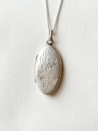 Floral Engraved Oval Locket | Sterling Silver | 4.03g | 34mm x 14mm