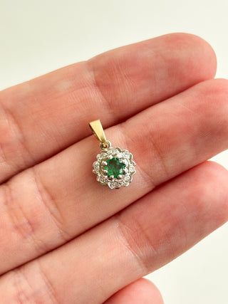 Emerald & Diamond Cluster Pendant | 9ct Gold | 18-Inch Fine Cable Link Chain | 0.94g