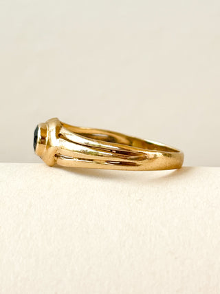 Sapphire East-West Solitaire Band Ring | 9ct Gold | Size P | 1.76g