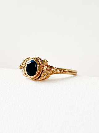 Sapphire Solitaire Ring with Decorative Shoulders | 9ct Gold | Size N | 1.28g