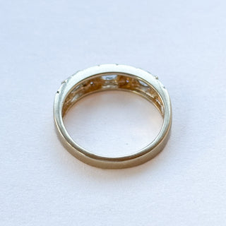 Three-Stone Aquamarine and diamonds Band | 9ct Gold | Size N | 3.18g