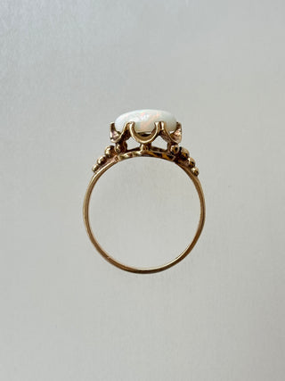 East-West Opal Ring | 9ct Gold | Size P | 2.45g