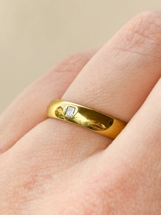 Diamond Band Ring | Estimated 0.10ct | 18ct Gold | Size Q | 5.58g