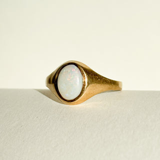 Solitaire Opal | 9ct Gold | Size M½ | 1.42g