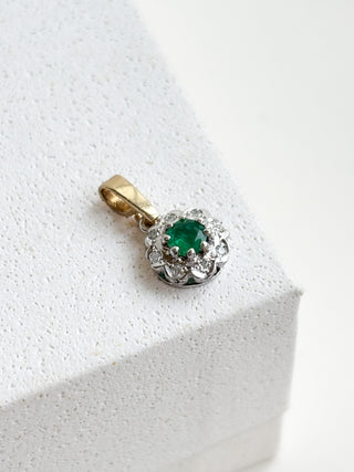 Emerald & Diamond Cluster Pendant | 9ct Gold | 18-Inch Fine Cable Link Chain | 0.94g