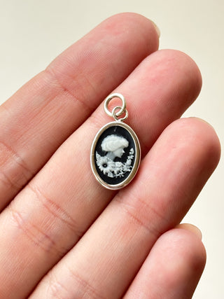 Cameo Pendant | 925 Silver | 0.93g | 18–20-Inch Cable Link Chain