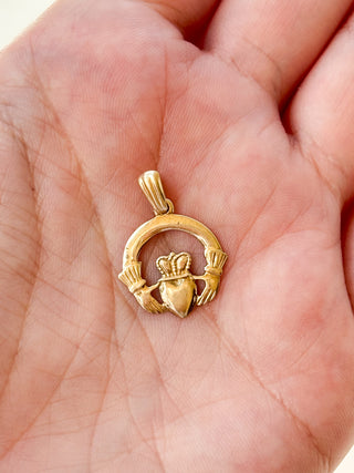 Claddagh Pendant with Heart Hallmark | 9ct Gold | 18-Inch Fine Cable Link Chain | 1.00g