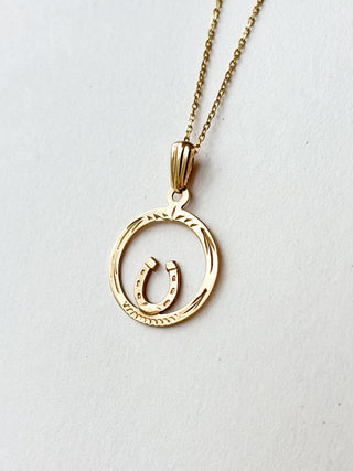 Horseshoe Circle Pendant | 9ct Gold | 16mm | 0.71g