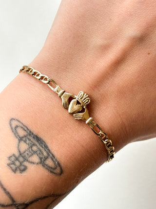Claddagh Flat Curb Bracelet | 9ct Gold | 7.59-Inch | 5.44g