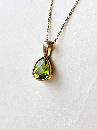 Pear-Shaped Green Stone Pendant | 9ct Gold | 0.94g | 16mm