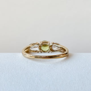 Trilogy ring Peridot & CZ | 9ct Gold | Size N | 2.34g