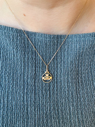 Circle Claddagh Pendant with Ribbon Bail | 9ct Gold | 0.87g | 18/20Inch Chain, 0.80g