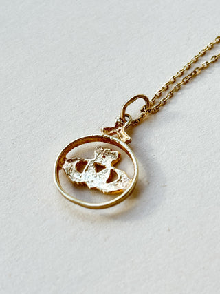 Circle Claddagh Pendant with Ribbon Bail | 9ct Gold | 0.87g | 18/20Inch Chain, 0.80g