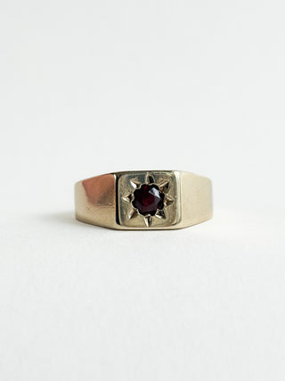 Garnet Star Signet | 9ct Gold|Size R | 4.99g