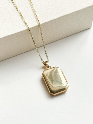 Rectangle Locket Pendant | 9ct Gold | 18-Inch Fine Cable Link Chain | 1.87g