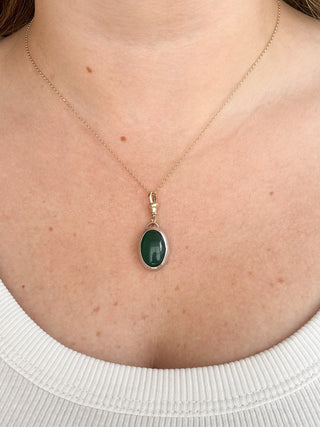 Chalcedony Pendant with 9ct Albert Clasp | 4.09g