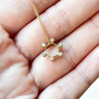 Pearl Wreath Charm | 9ct Gold | 1.21g | 18-Inch Fine Cable Link Chain